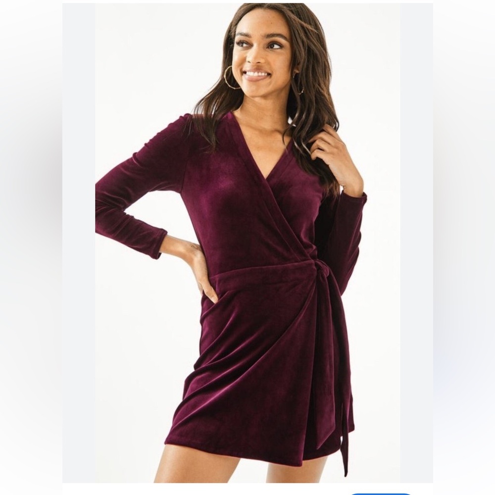 Lilly Pulitzer Karlie Wrap Stretch Velour Romper in Cabernet BERRY. NWT Size LG. - Picture 2 of 12